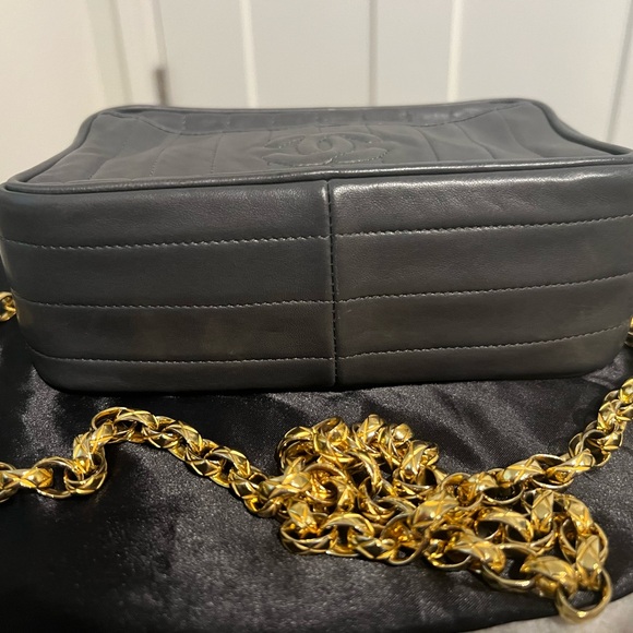 Vintage Chanel camera bag lambskin - Picture 12 of 12